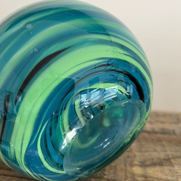 Blue and green hand blown glass ball vase - Picture 5 of 9